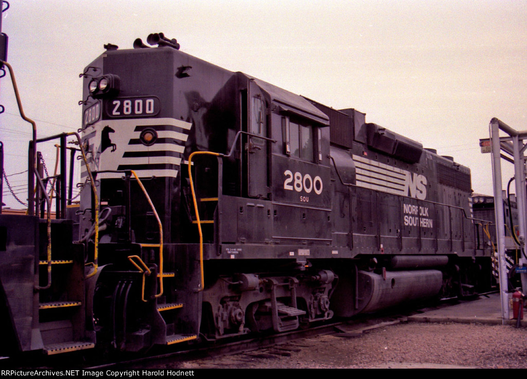 NS 2800